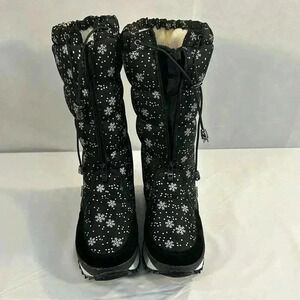 Buffie Frozen Snowflake Snow Boots Black size 8.5 (USA)